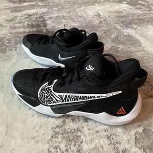 Kid’s Nike Freak 2